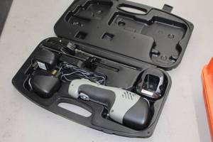 lot 1118 image: Rapala Filet Knife, Electric  with Plastic Case
