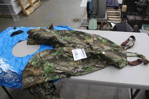 lot 1148 image: Bib Overalls Camo Size X-Large