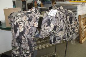 lot 1150 image: Remington Fleece Hunting Suit Camoflage Size 2X-Large