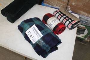 lot 1149 image: Lot of (2) Fleece Blankets