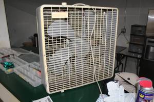 lot 1171 image: Toastmaster Box Fan