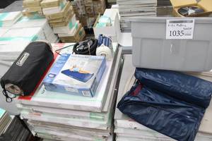 lot 1035 image: Lot of (3) Air Mattresses Size Twin