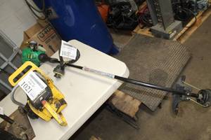 lot 1037 image: Weedeater Featherlite Xtreme 16 Cut Line Trimmer, Gas 25cc