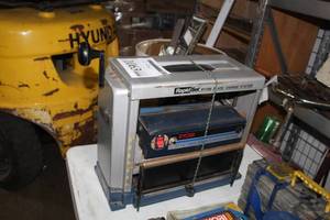 lot 1063 image: Ryobi 12-516 Precision Surface Planer