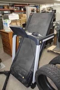 lot 1003 image: Life Span Fit Incline Treadmill