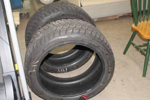 lot 1005 image: Lot of (2) Bridgestone Blizzak 27545R20 110T Tires