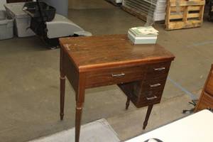 lot 1007 image: Sears Kenmore Zig-Zag Sewing Machine  with Sewing Table