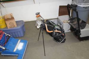 lot 1010 image: Adams Golf Golf Club Set  with Golf Bag, Drivers, Irons