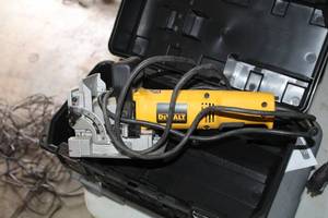 lot 1043 image: DeWalt DW682 Plate Joiner  with Plastic Case