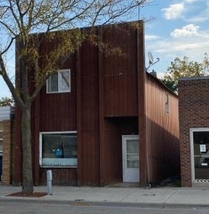 NO RESERVE New Richland Commercial Building with Second Floor 2 Bedroom Apartment NO RESERVE