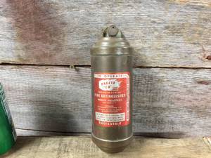 lot 21 image: Vintage Presto CB Fire Extinguisher