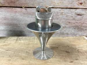 lot 23 image: Vintage Solingen Germany Table Lighter