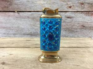 lot 49 image: Vintage Evans Turquois Blue Enamel Table Lighter