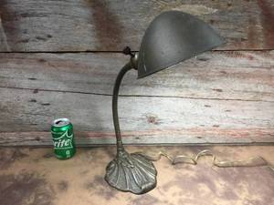 lot 56 image: Antique Cast Base Desk Lamp - Pat. 1908