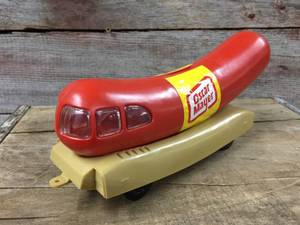 lot 69 image: Wienermobile Bank