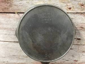 lot 83 image: Wagner Ware Cast Iron Skillet Fry Pan
