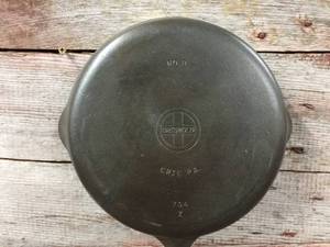 lot 85 image: Griswold Cast Iron Skillet Fry Pan