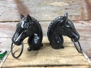 lot 86 image: Pair Cast Iron Hitching Post Horse Heads
