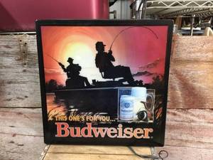 lot 107 image: Vintage Budweiser Light Up Beer Sign