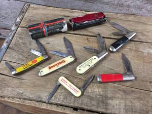 lot 111 image: Vintage Pocket Knives
