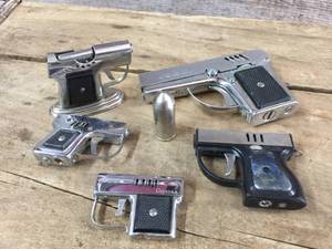 lot 117 image: Vintage JapanOccupied Japan Mini Pistol Lighters & Bullet Lighter