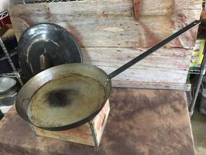 lot 126 image: Vintage Large 20 Camp Skillet Fry Pan with Lid