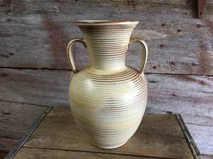lot 165 image: Frankoma 2 Handle Vase #71