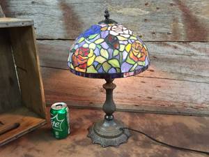 lot 170 image: Modern Tiffany Style Table Lamp