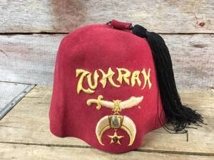 lot 179 image: Vintage Zuhrah Fez Shriner Hat