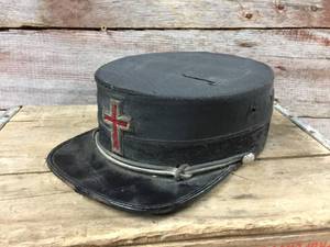 lot 181 image: Antique Masonic Regalia Hat
