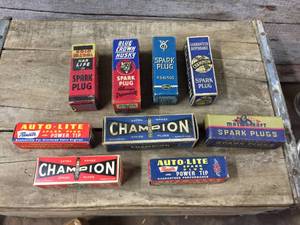 lot 187 image: Vintage Advertiser Spark Plug Boxes