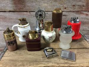 lot 199 image: Group Vintage Table Lighters