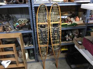 lot 209 image: Pair Gander Mountain 10x56 Wooden Snowshoes