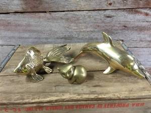 lot 231 image: 3 Brass Figures