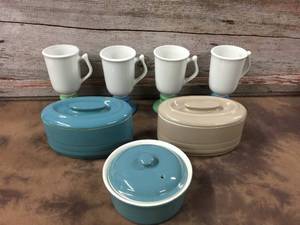 lot 246 image: Vintage Hall Refrigerator Dishes & Irish Coffee Mugs