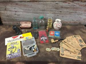 lot 282 image: Group Antique - Unique - Collectables