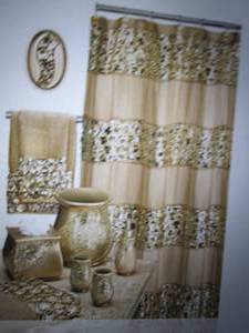 lot 20 image: Sinatra Bath towel, open box, towel...