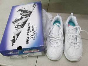 lot 36 image: Skechers air cooled memory foam siz...