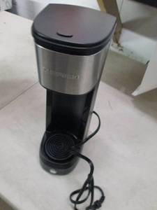 lot 59 image: Chefman Instacoffee, single serve c...