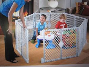 lot 68 image: Superyard XT Portable play yard, ne...