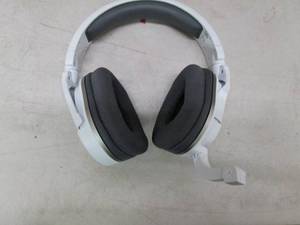 lot 71 image: XB1 Stealth 600 Gen 2 White gaming ...