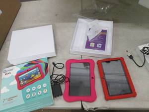 lot 74 image: 2 Contixo Kids 7 learning tablets,...