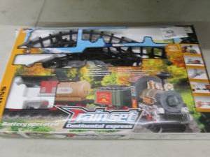 lot 81 image: 18 piece battery operated train set...