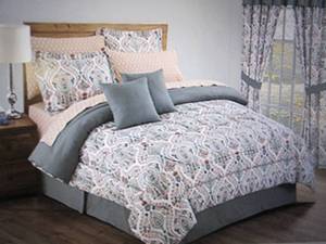 lot 88 image: Enya 20pc queen bedroom set, open b...