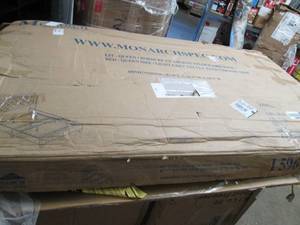 lot 140 image: velvelt queen upholstered head boar...