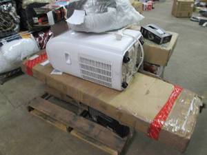 lot 144 image: pallet of misc that needs work ...