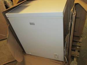 lot 163 image: black and decker 5.1cuft chest free...