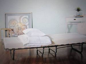 lot 173 image: luxor deluxe memory foam fold away ...