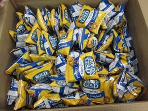 lot 176 image: 2 cases of rold gold tiny twist pre...
