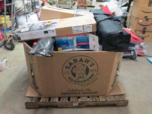 lot 222 image: Pallet lot of new and returned item...